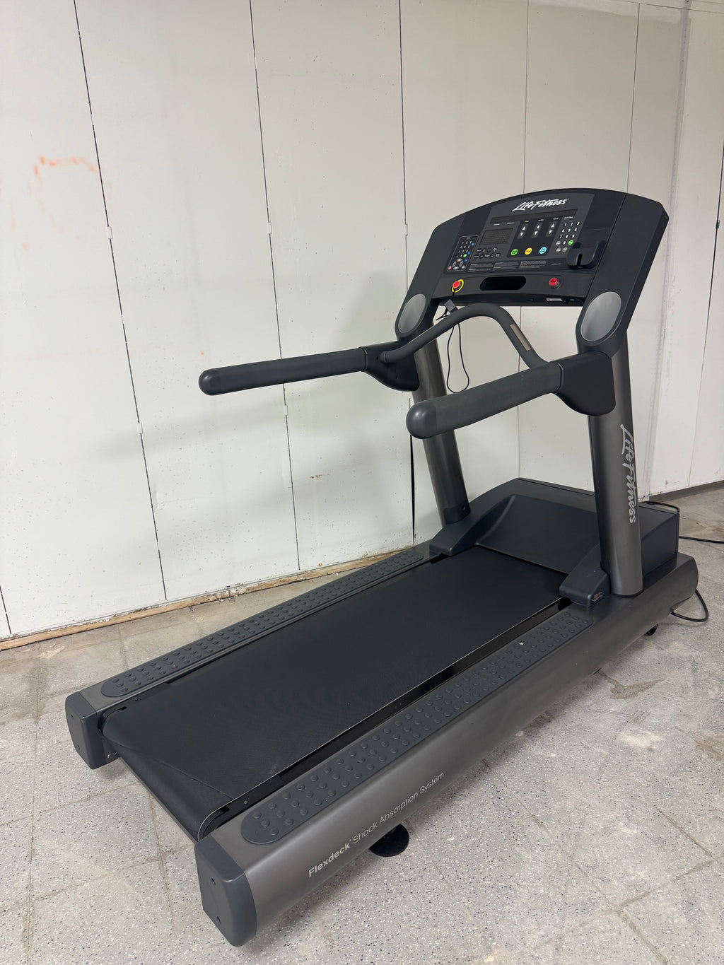 Life Fitness CLST Treadmill