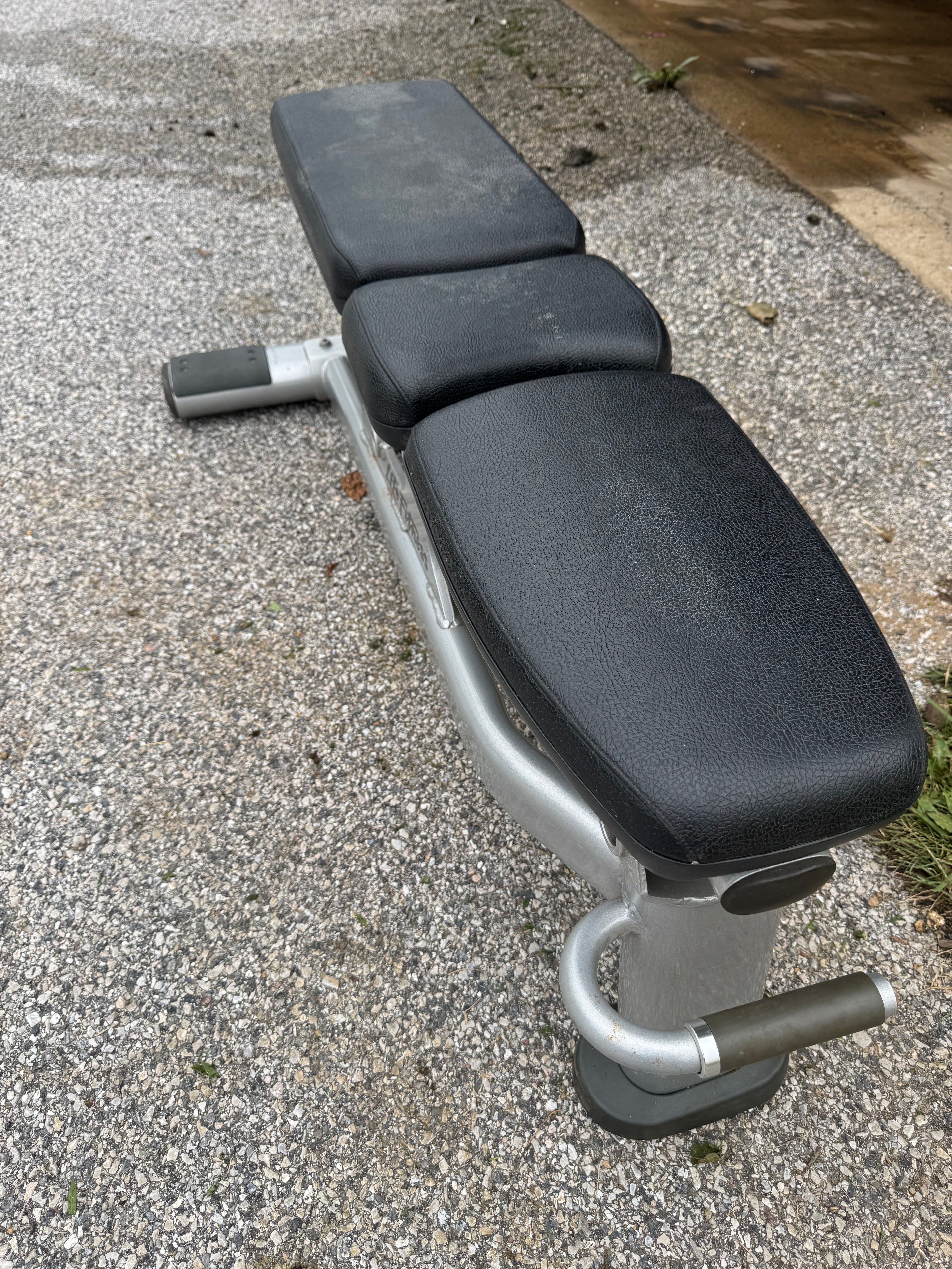 Life Fitness Signature Series SMAB Multi Adjustable Bench