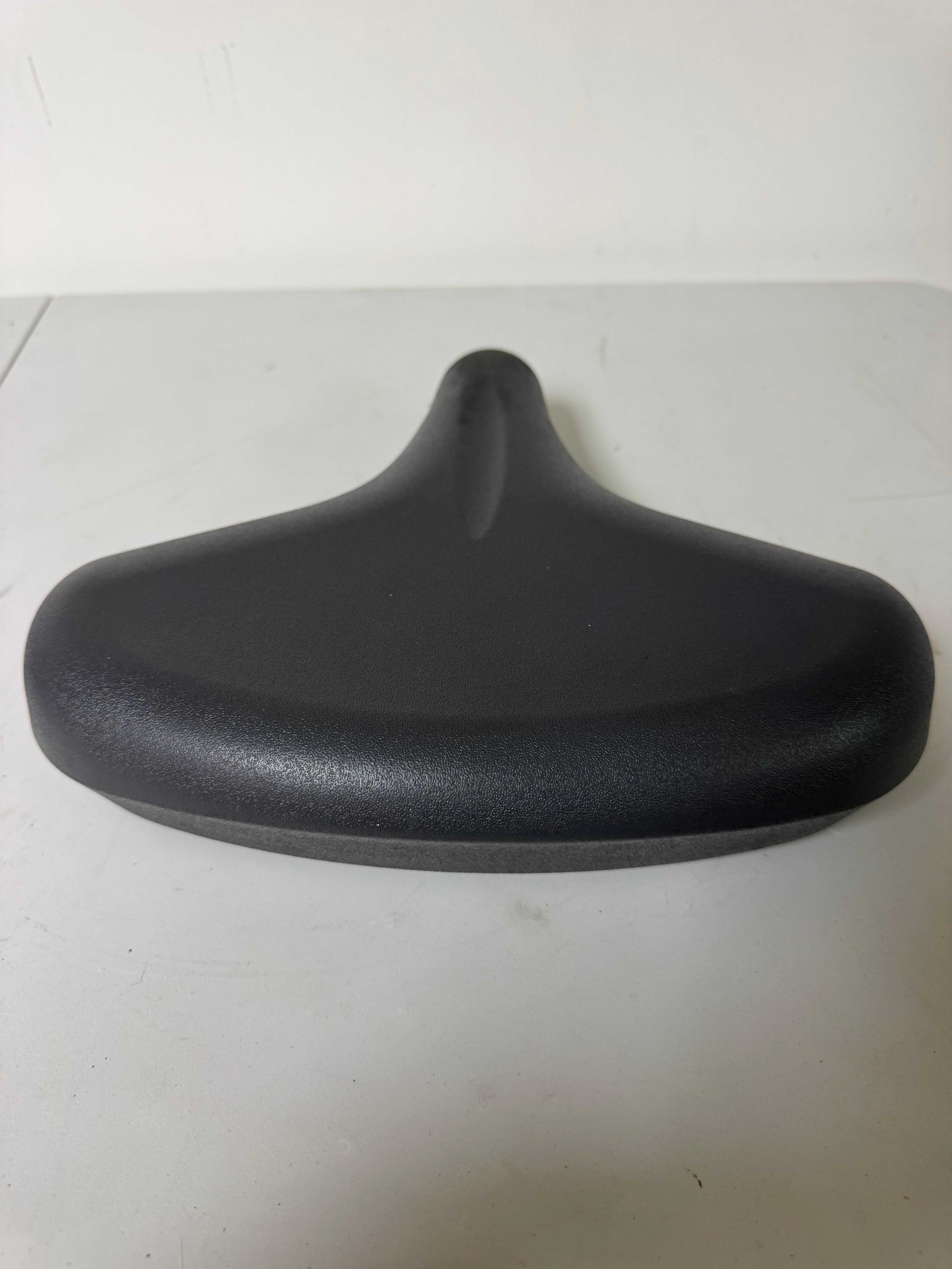 Life Fitness 95C Upright Seat (Used)