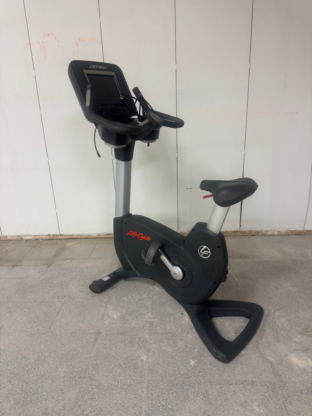 Life Fitness 95C Elevation Series Upright Bike W/ Si Console